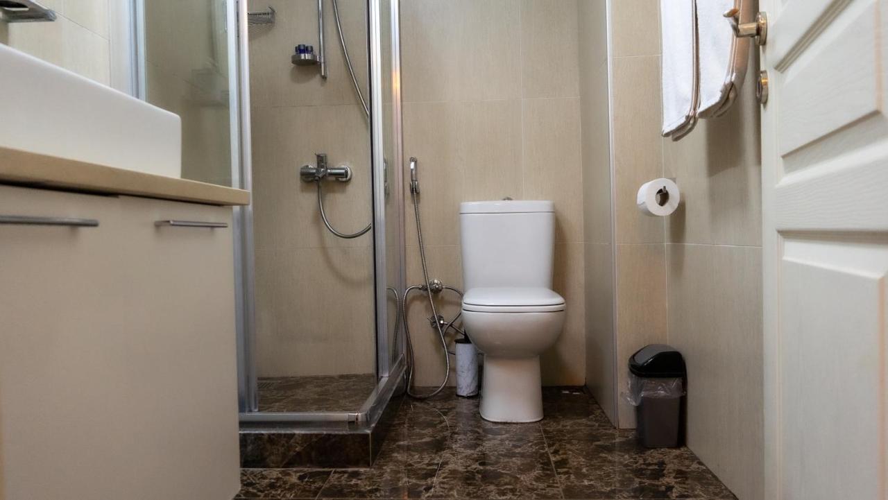 Bursa Suites Apart Otel Exterior foto A shower cubicle